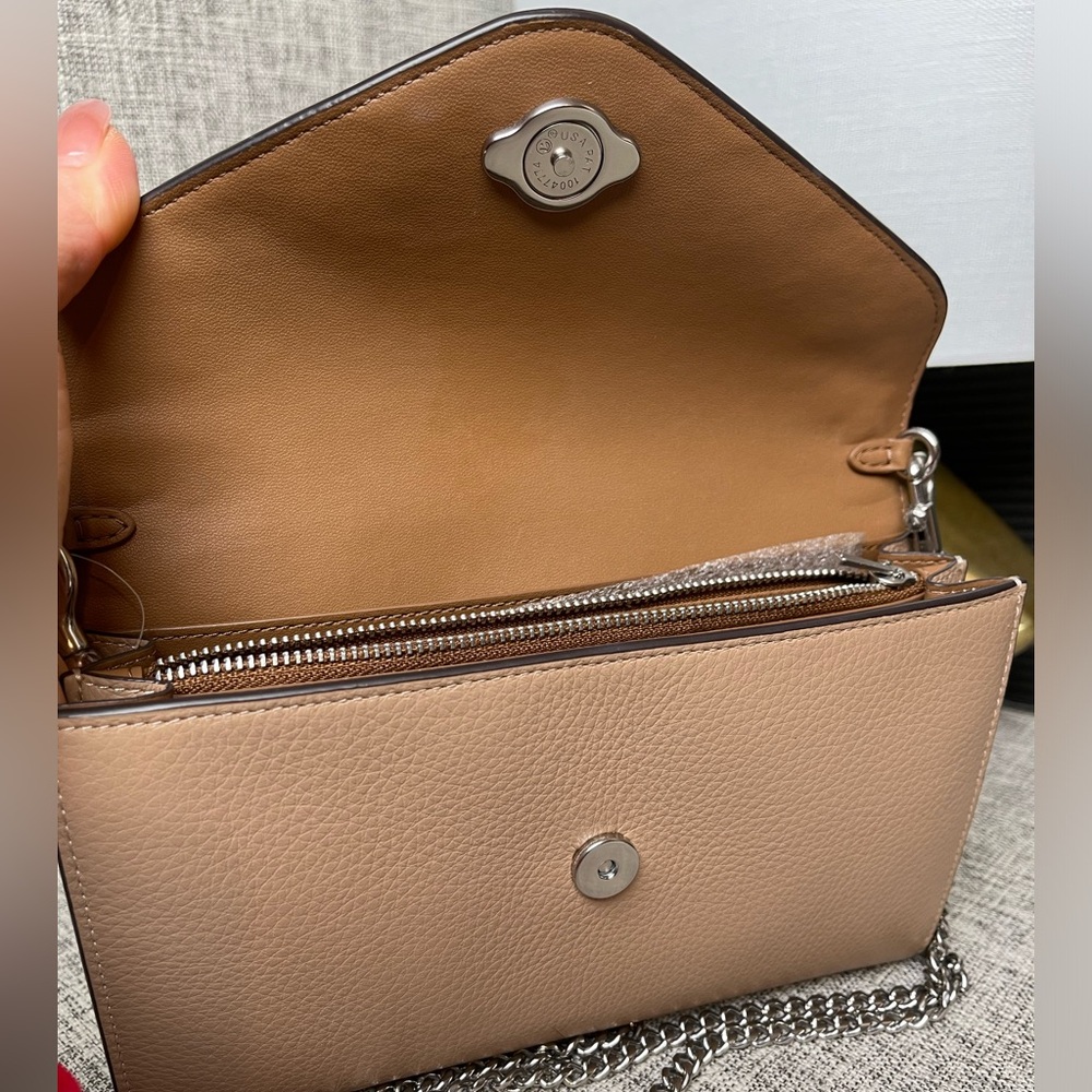 $139(NWT) Coach Tammie Clutch Crossbody with floral Whipstitch. - Picture 11 of 12